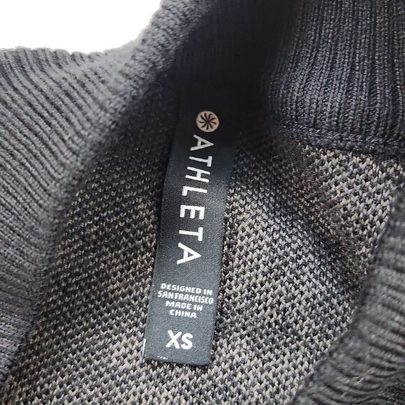 Athleta Women Jacquard Crew Sweater in Frosted Floral Black And Tan Extra Small - Picture 8 of 10